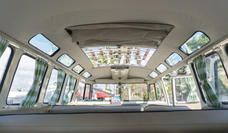 								1965 Volkswagen Type 2 Kombi 23-Window Conversion full									