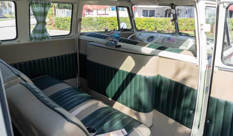 								1965 Volkswagen Type 2 Kombi 23-Window Conversion full									