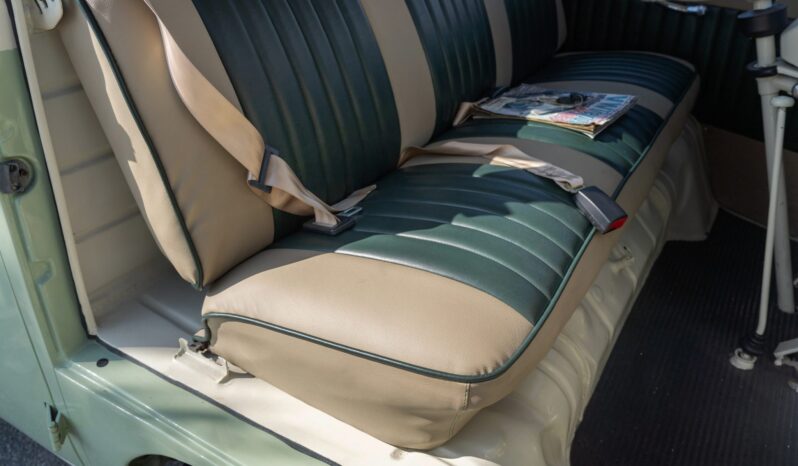 								1965 Volkswagen Type 2 Kombi 23-Window Conversion full									