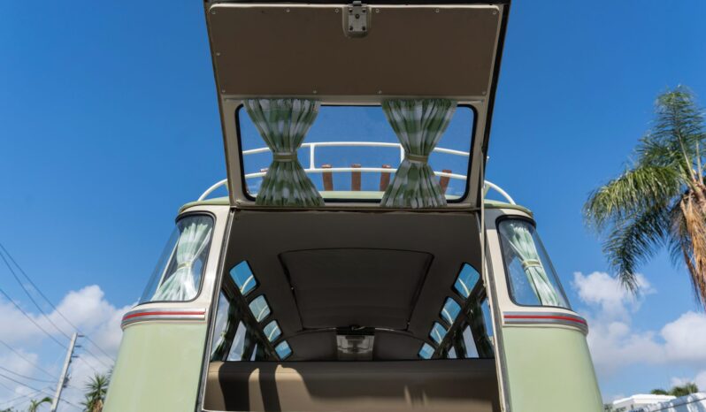 								1965 Volkswagen Type 2 Kombi 23-Window Conversion full									