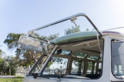 										1965 Volkswagen Type 2 Kombi 23-Window Conversion full									