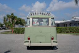 										1965 Volkswagen Type 2 Kombi 23-Window Conversion full									