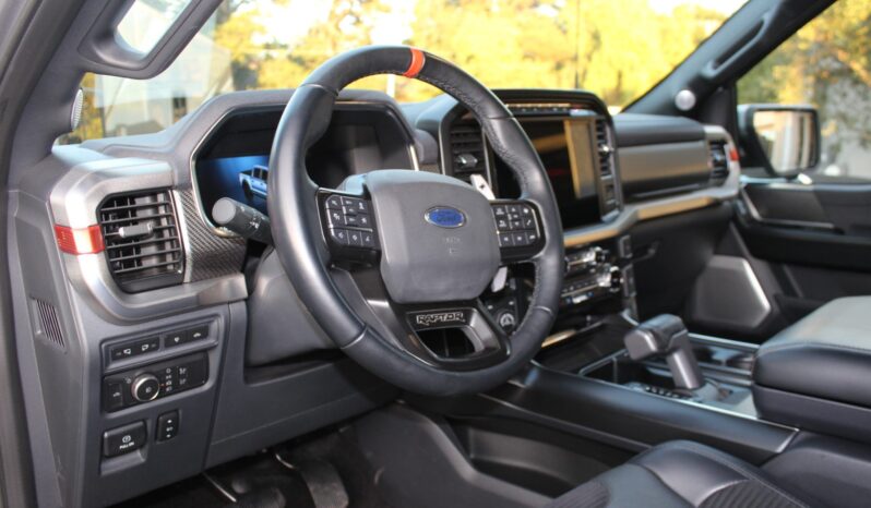 								2022 Ford F-150 Raptor SuperCrew full									