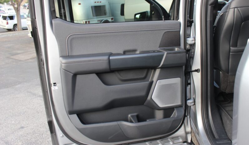 								2022 Ford F-150 Raptor SuperCrew full									