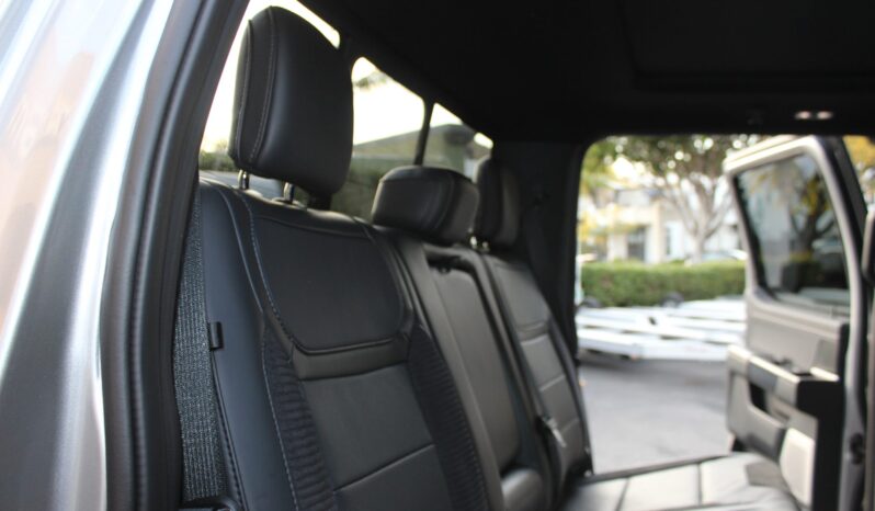 								2022 Ford F-150 Raptor SuperCrew full									