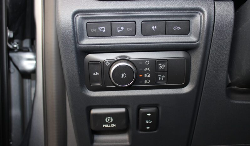 								2022 Ford F-150 Raptor SuperCrew full									