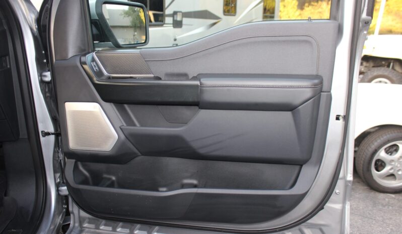 								2022 Ford F-150 Raptor SuperCrew full									