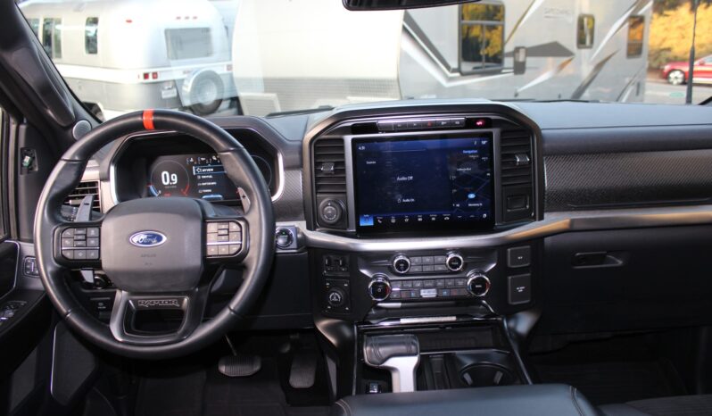 								2022 Ford F-150 Raptor SuperCrew full									