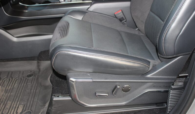 								2022 Ford F-150 Raptor SuperCrew full									