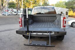 										2022 Ford F-150 Raptor SuperCrew full									