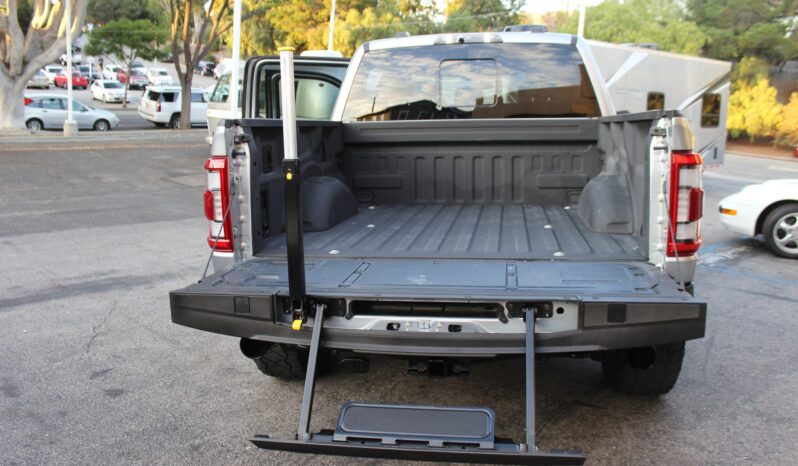 								2022 Ford F-150 Raptor SuperCrew full									