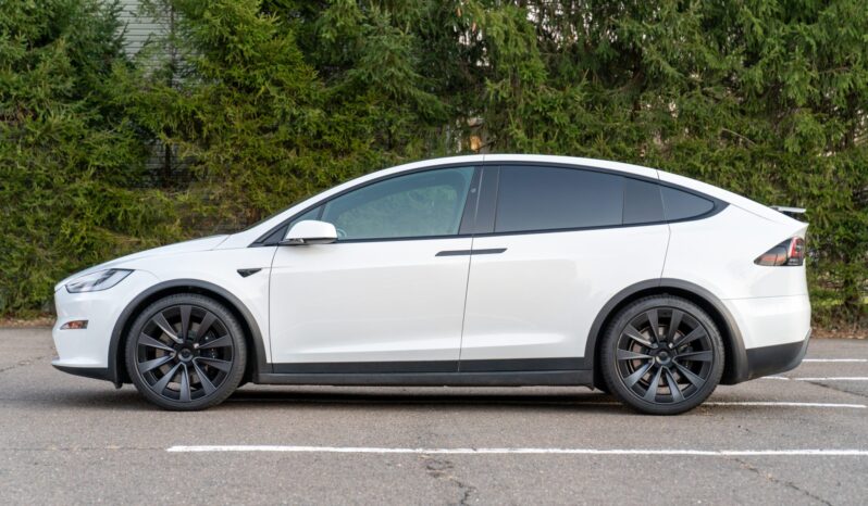 								2022 Tesla Model X Plaid full									