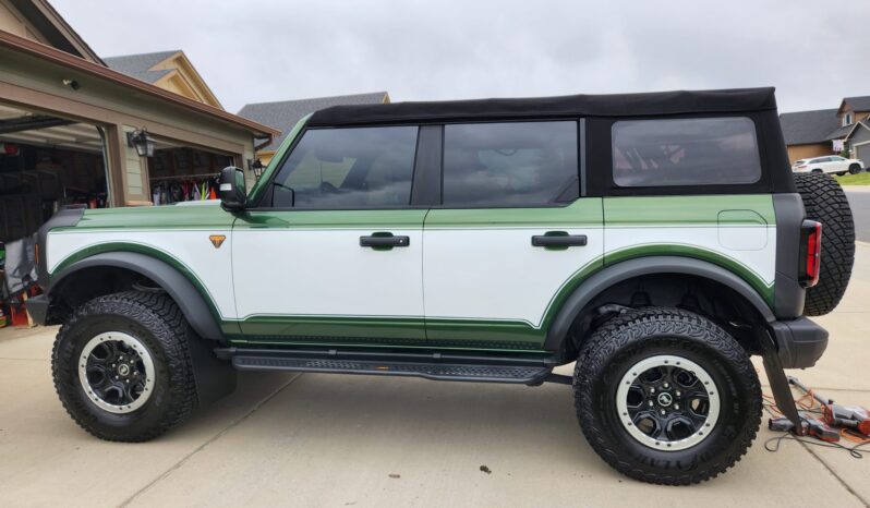 								2023 Ford Bronco Badlands V6 4-Door full									