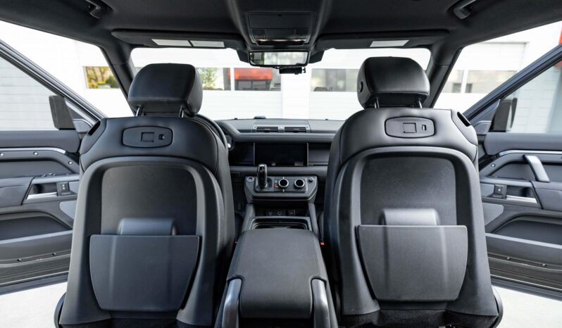 								2022 Land Rover Defender 90 X-Dynamic S full									