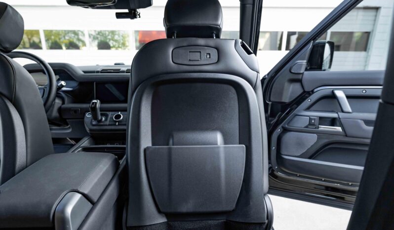 								2022 Land Rover Defender 90 X-Dynamic S full									