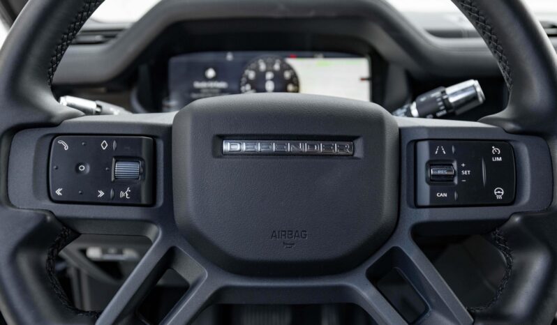 								2022 Land Rover Defender 90 X-Dynamic S full									