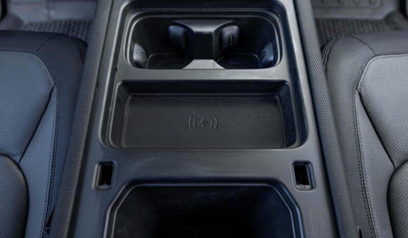 								2022 Land Rover Defender 90 X-Dynamic S full									