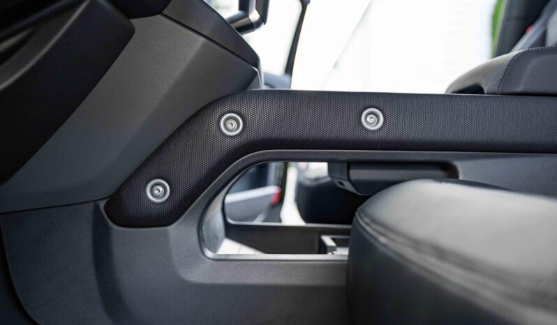 								2022 Land Rover Defender 90 X-Dynamic S full									