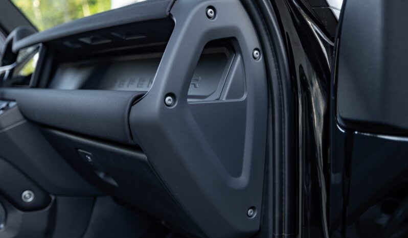 								2022 Land Rover Defender 90 X-Dynamic S full									