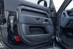 										2022 Land Rover Defender 90 X-Dynamic S full									