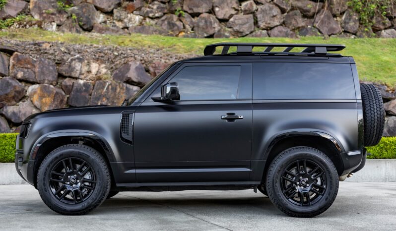 								2022 Land Rover Defender 90 X-Dynamic S full									