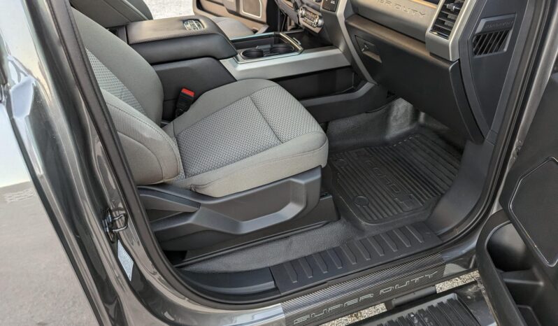 								2022 Ford F-450 Super Duty XLT 4×4 full									