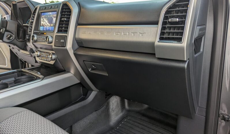								2022 Ford F-450 Super Duty XLT 4×4 full									