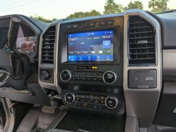										2022 Ford F-450 Super Duty XLT 4×4 full									