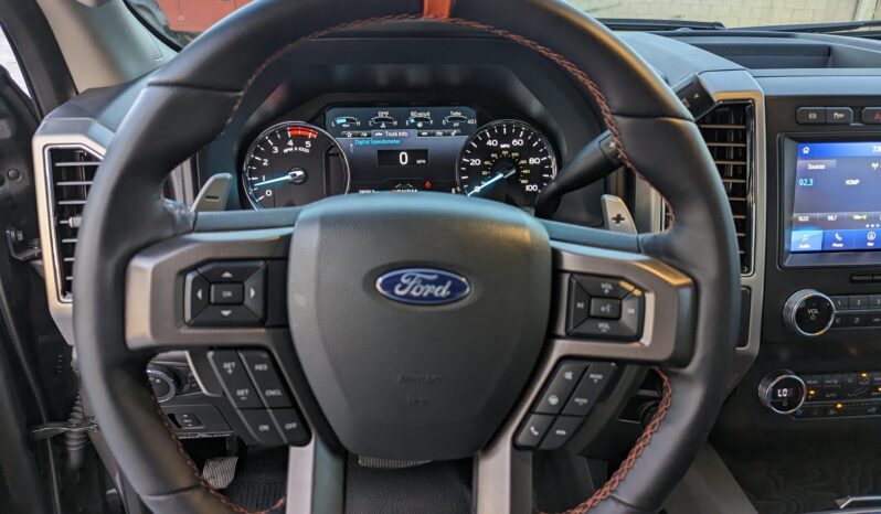 								2022 Ford F-450 Super Duty XLT 4×4 full									