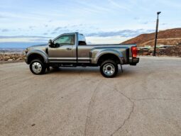 										2022 Ford F-450 Super Duty XLT 4×4 full									