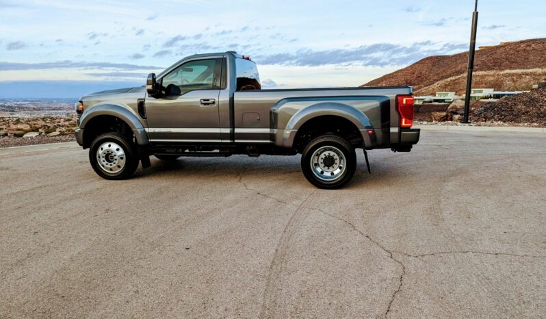 								2022 Ford F-450 Super Duty XLT 4×4 full									