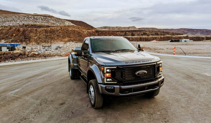 								2022 Ford F-450 Super Duty XLT 4×4 full									