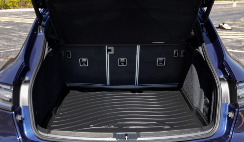 								2022 Porsche Macan GTS full									