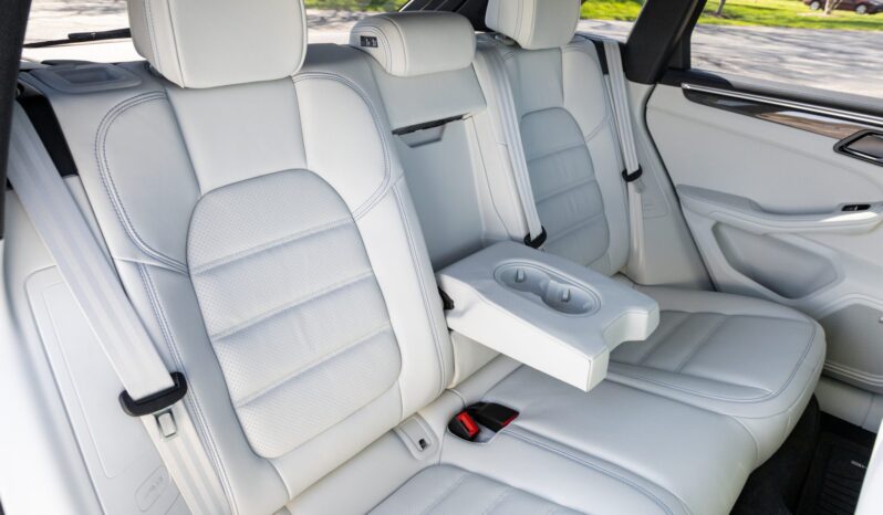 								2022 Porsche Macan GTS full									