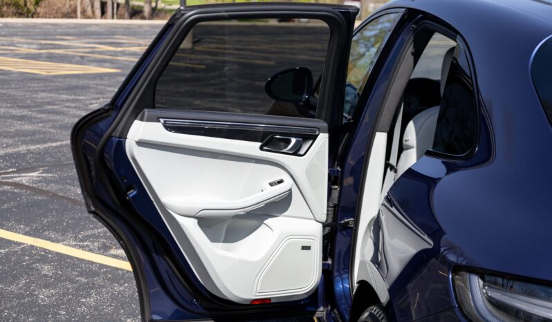 								2022 Porsche Macan GTS full									