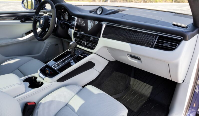 								2022 Porsche Macan GTS full									