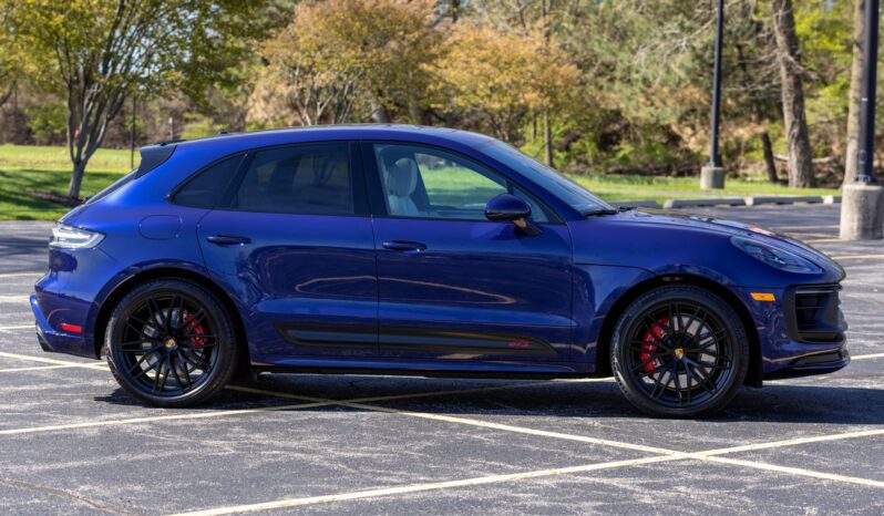 								2022 Porsche Macan GTS full									