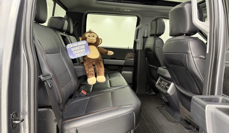 								2023 Ford F-250 Super Duty Lariat full									