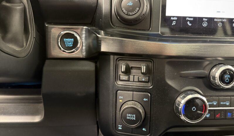 								2023 Ford F-250 Super Duty Lariat full									