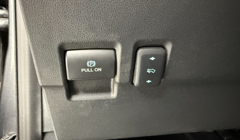 								2023 Ford F-250 Super Duty Lariat full									