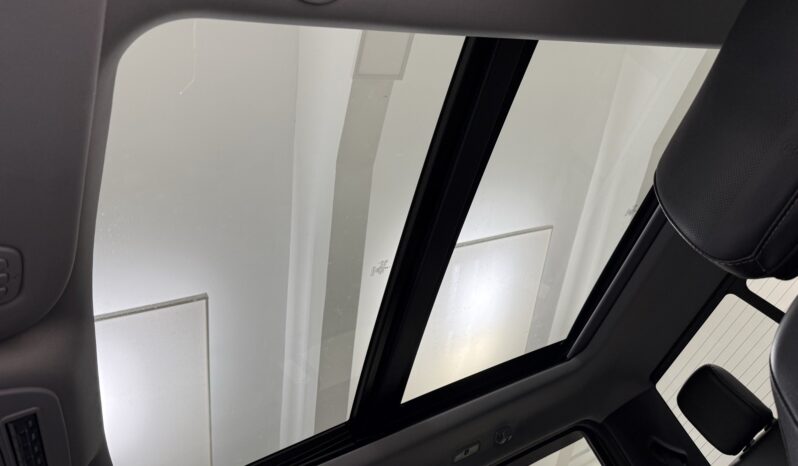 								2023 Ford F-250 Super Duty Lariat full									