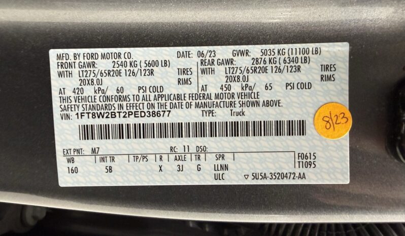 								2023 Ford F-250 Super Duty Lariat full									