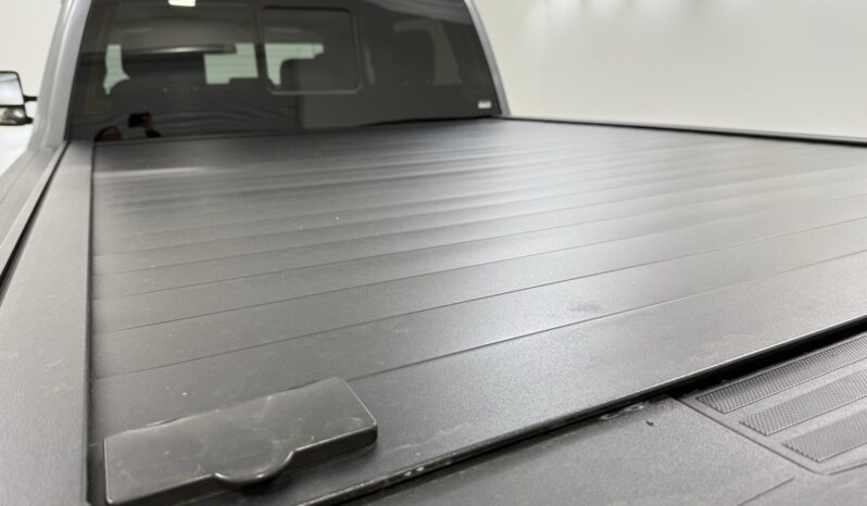 								2023 Ford F-250 Super Duty Lariat full									