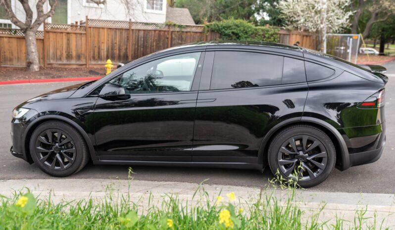 								2022 Tesla Model X Plaid full									