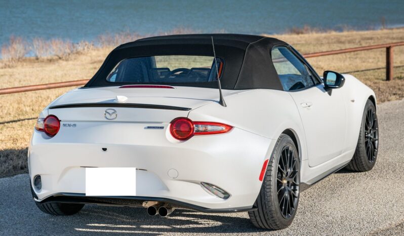 								2023 Mazda MX-5 Miata Club 6-Speed Manual full									