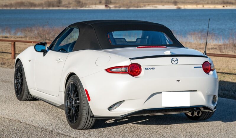 								2023 Mazda MX-5 Miata Club 6-Speed Manual full									