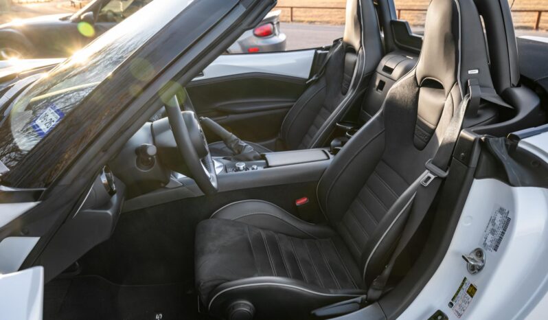 								2023 Mazda MX-5 Miata Club 6-Speed Manual full									