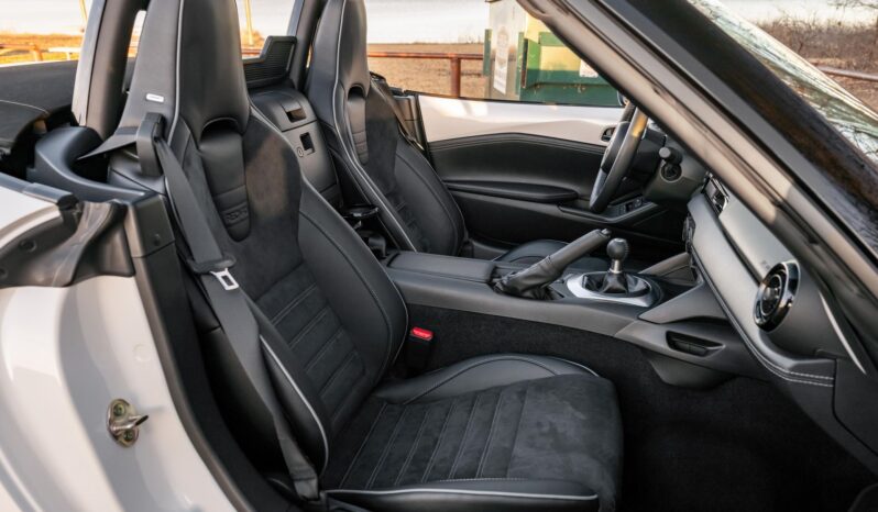 								2023 Mazda MX-5 Miata Club 6-Speed Manual full									