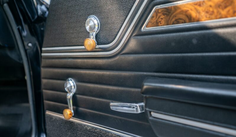 								1970 Oldsmobile Cutlass S Sport Coupe 4-Speed full									