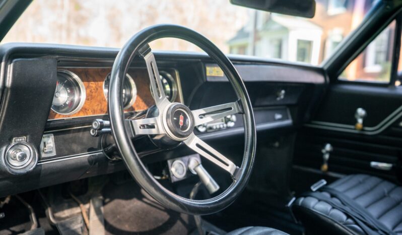 								1970 Oldsmobile Cutlass S Sport Coupe 4-Speed full									